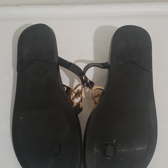Michael Kors Sz. 6 Thong Sandals - Picture 4 of 6